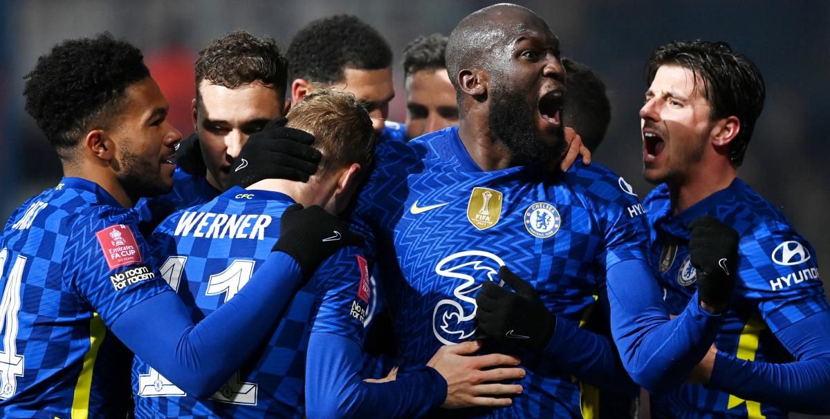 包含赛后足总杯焦点战；上海申花内部沟通；引发热议；医务组通报恢复的词条