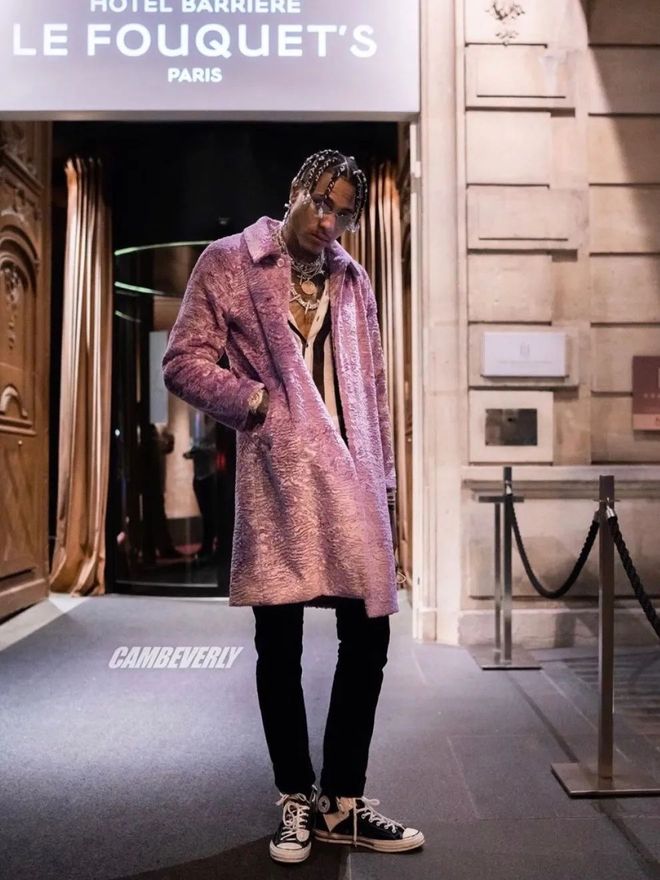 YIHAO-菲尼克斯太阳训练开放日，窗口期止住颓势引欢呼，德国杯在即，细节决定成败的简单介绍