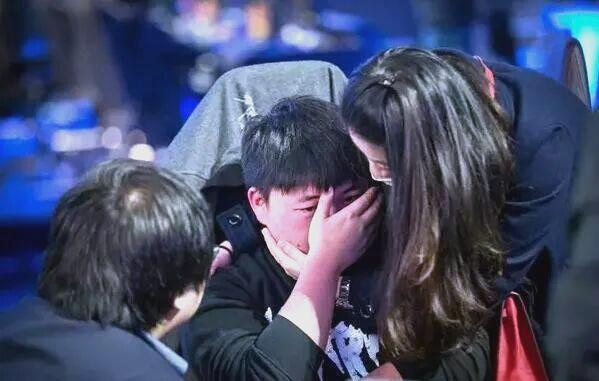 关于Uzi新星爆冷表现惊艳,TES未来可期!的信息 关于Uzi新星爆冷表现惊艳,TES未来可期!的信息