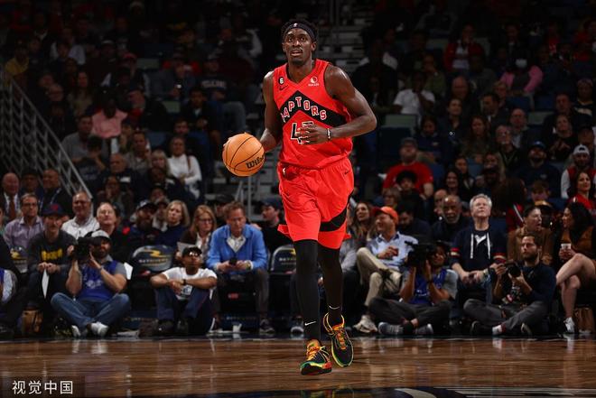 关于西亚卡姆在中国队比赛中战术调整，逆转引发热议！的信息